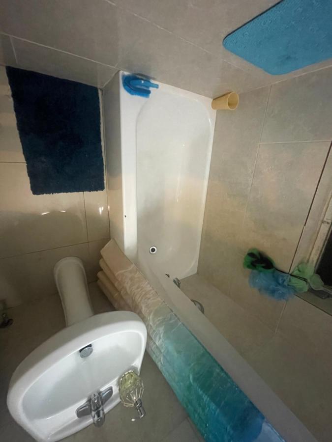Miami Vibes "Hostel-Like" Shared Room นอร์ทไมอามี ภายนอก รูปภาพ