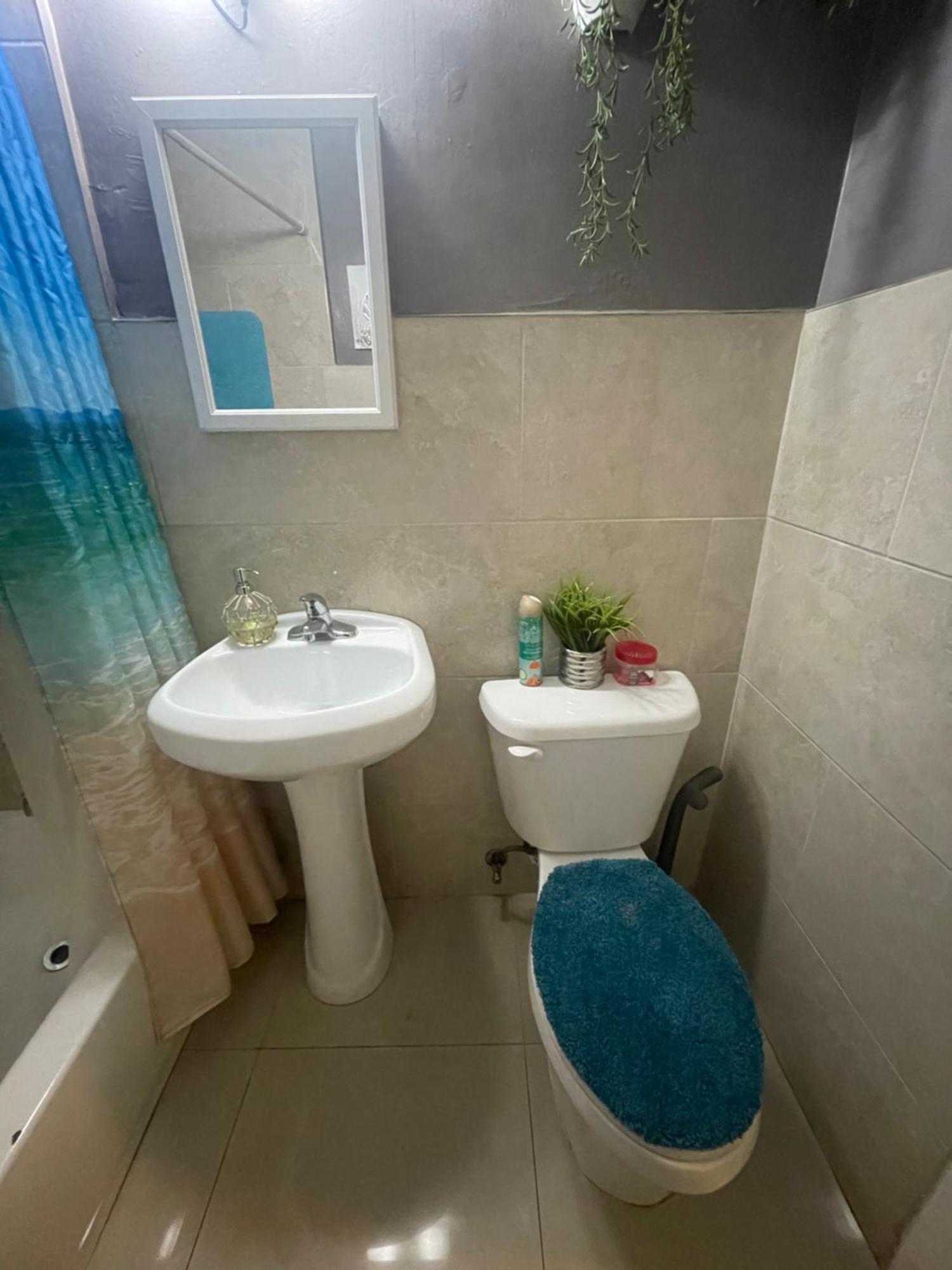 Miami Vibes "Hostel-Like" Shared Room นอร์ทไมอามี ภายนอก รูปภาพ