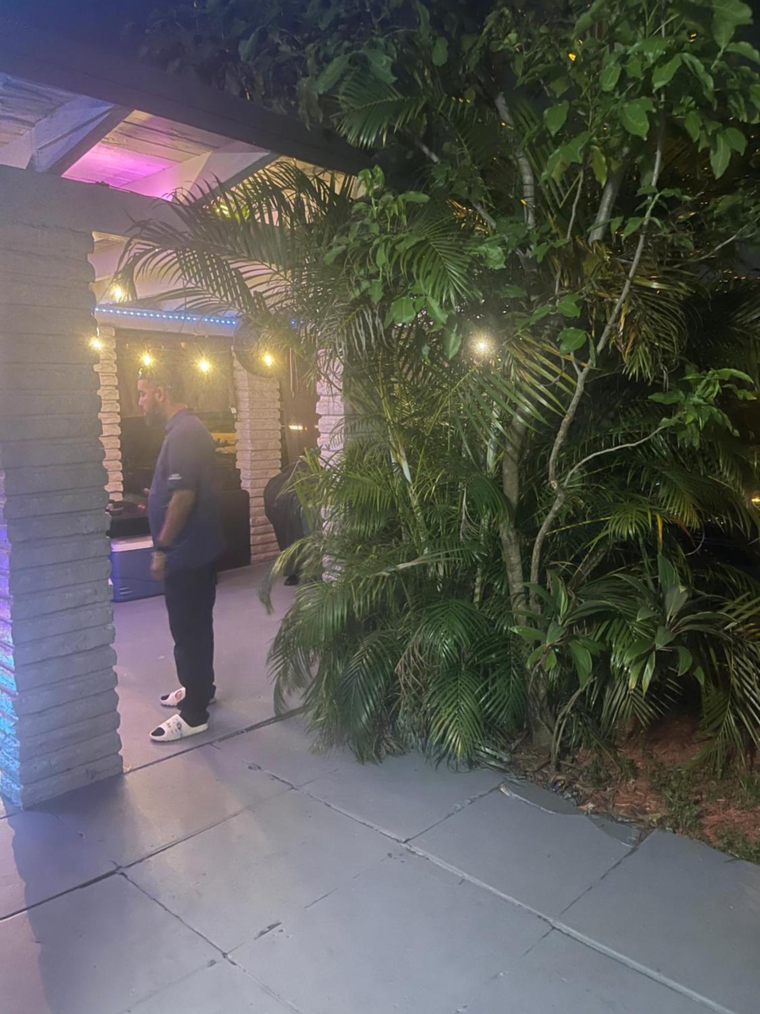 Miami Vibes "Hostel-Like" Shared Room นอร์ทไมอามี ภายนอก รูปภาพ